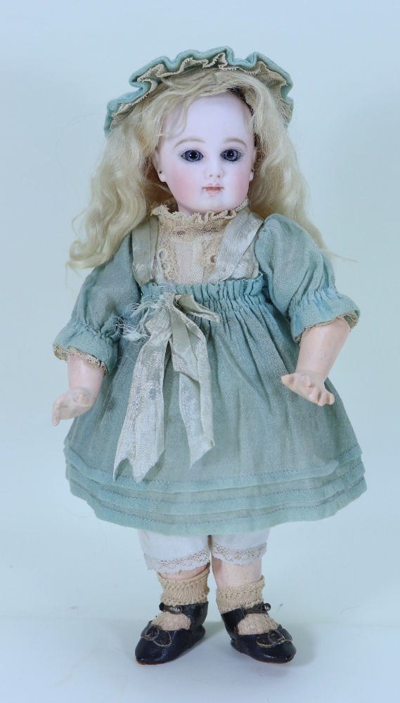 Where can i sell my antique deals dolls